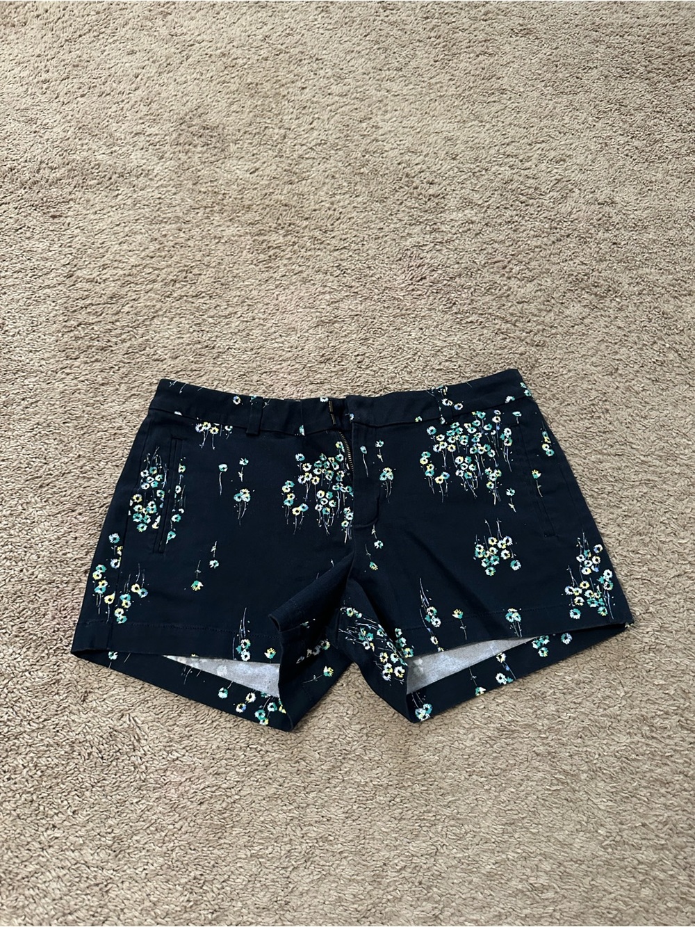 ana Twill Shorts Size 12 Black Floral Hooks Zipper Pockets